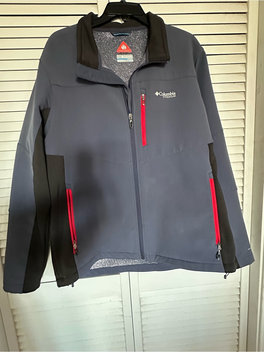 Men's Navy Softshell Columbia Jacket with Red Accents